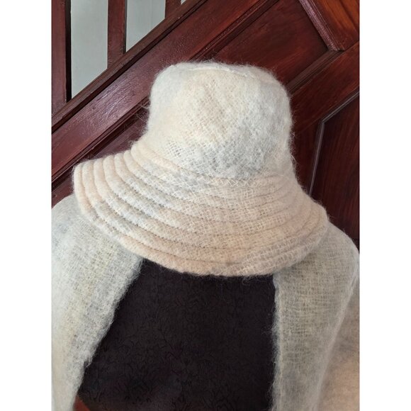 Donegal Soft Mohair Blend Winter Hat & Scarf Set Cream Gray Textured Accessories - Picture 3 of 12
